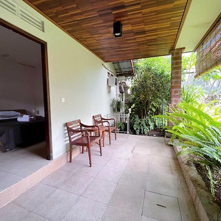 Agung'S Annex Homestay 발리 사누르 외부 사진