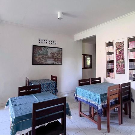 Agung'S Annex Homestay 발리 사누르 외부 사진