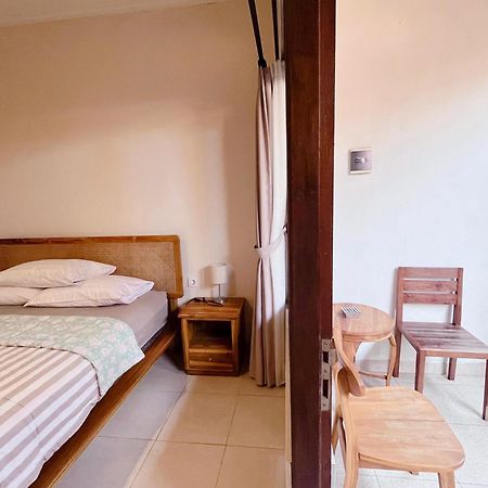 Agung'S Annex Homestay 발리 사누르 외부 사진