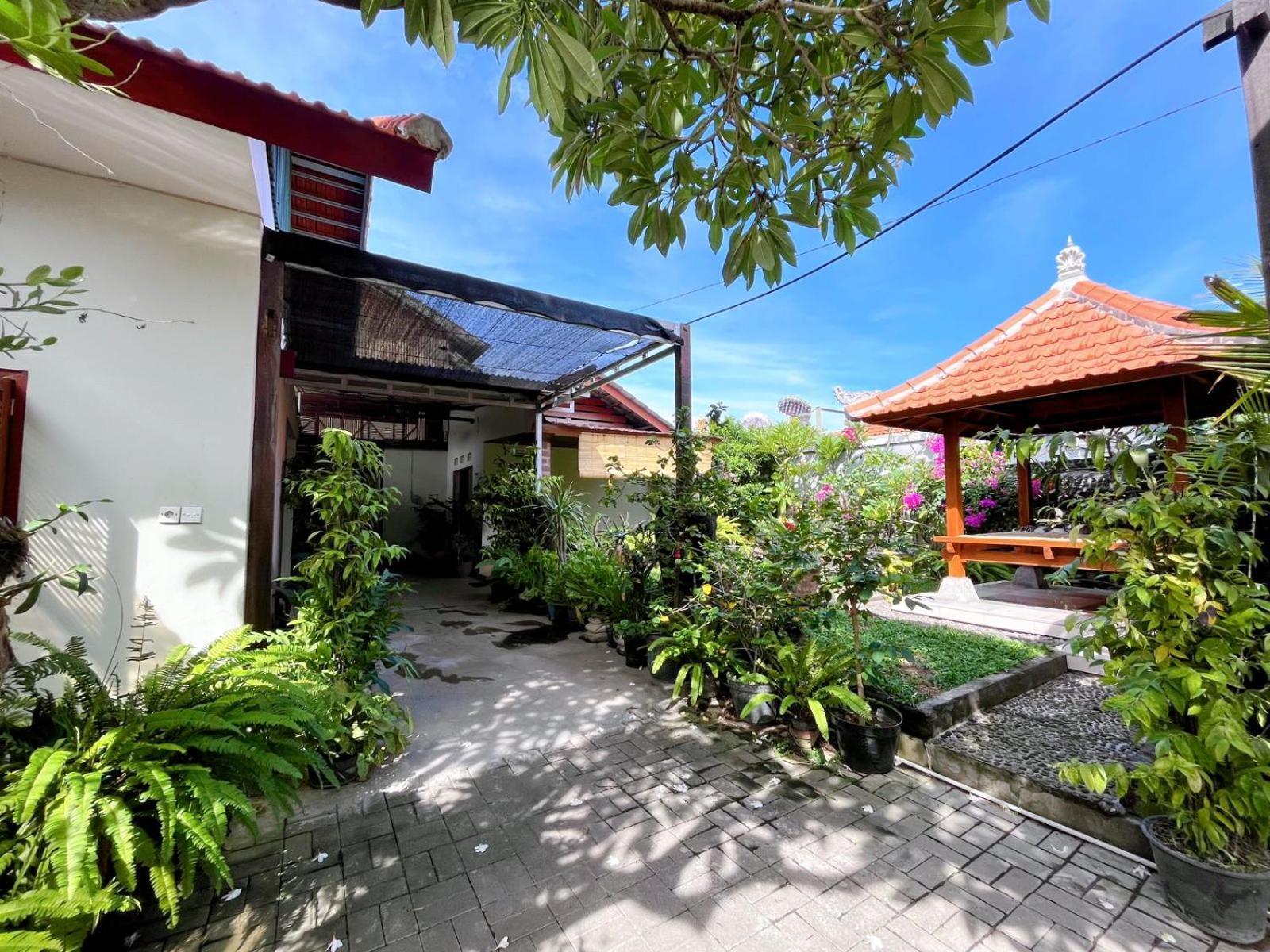 Agung'S Annex Homestay 발리 사누르 외부 사진