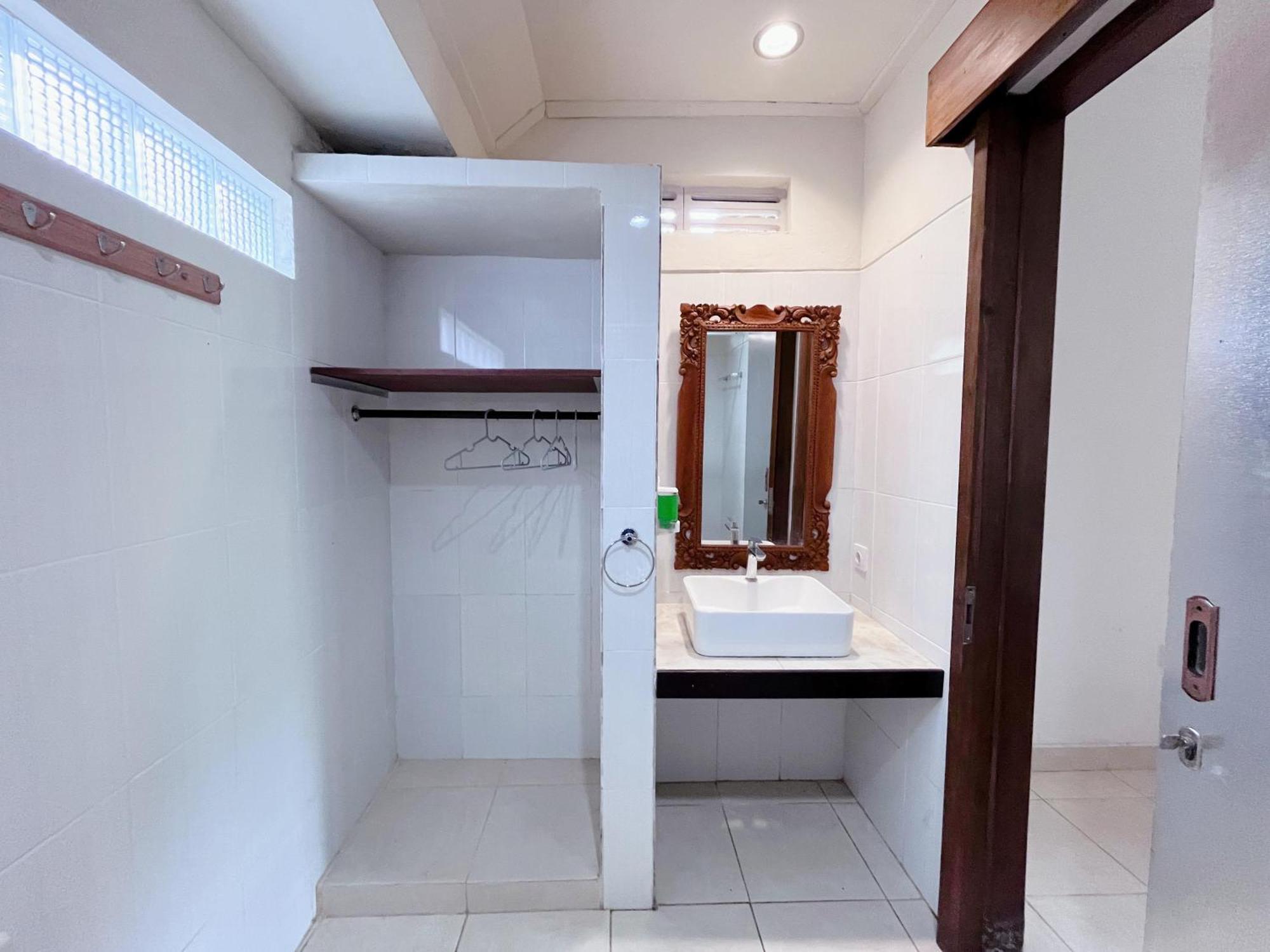 Agung'S Annex Homestay 발리 사누르 외부 사진