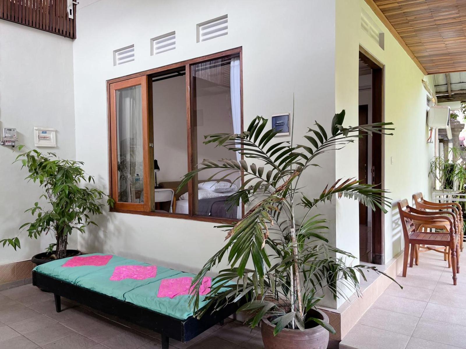 Agung'S Annex Homestay 발리 사누르 외부 사진